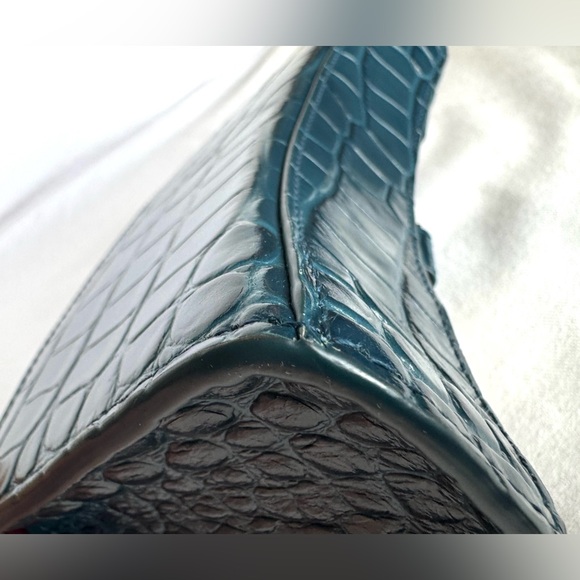 Balenciaga Hourglass Wallet on Chain - Picture 8 of 16